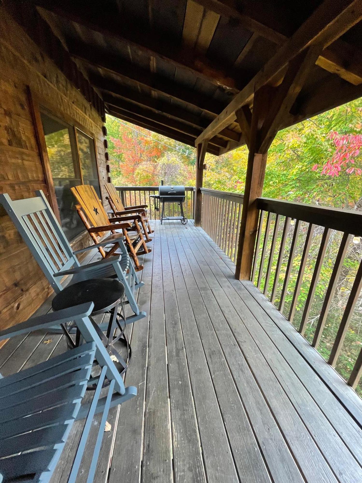Bears Among Us Villa Gatlinburg Exterior photo