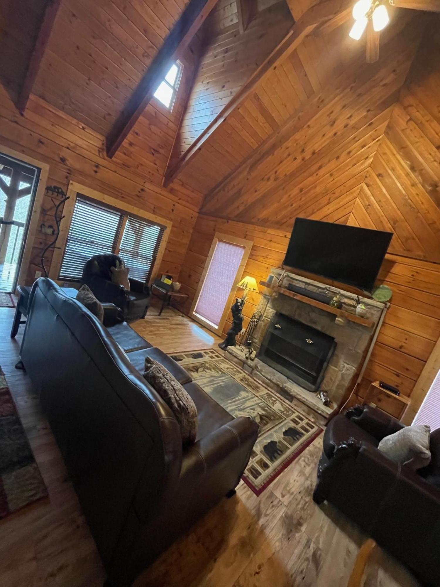 Bears Among Us Villa Gatlinburg Exterior photo